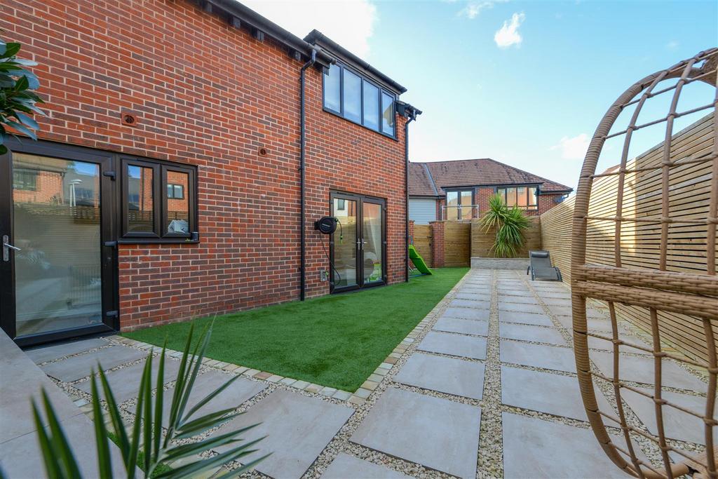 Teddington Drive12.jpg