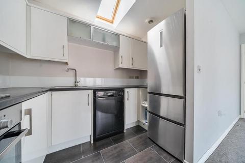 2 bedroom detached house for sale, Wyatt Way,  Aylesbury,  HP18