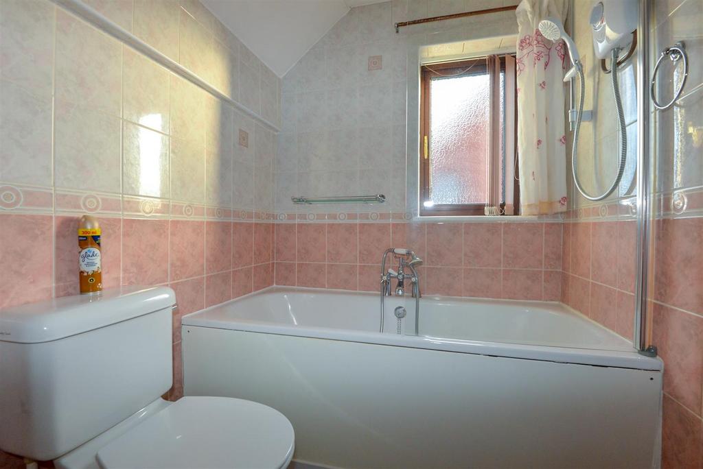 Bathroom 1.jpg