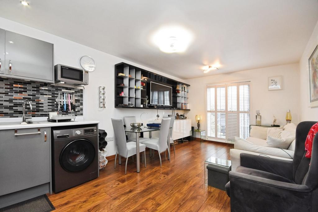 Kitchen/Lounge