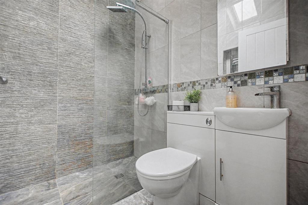 Shower Room.jpeg