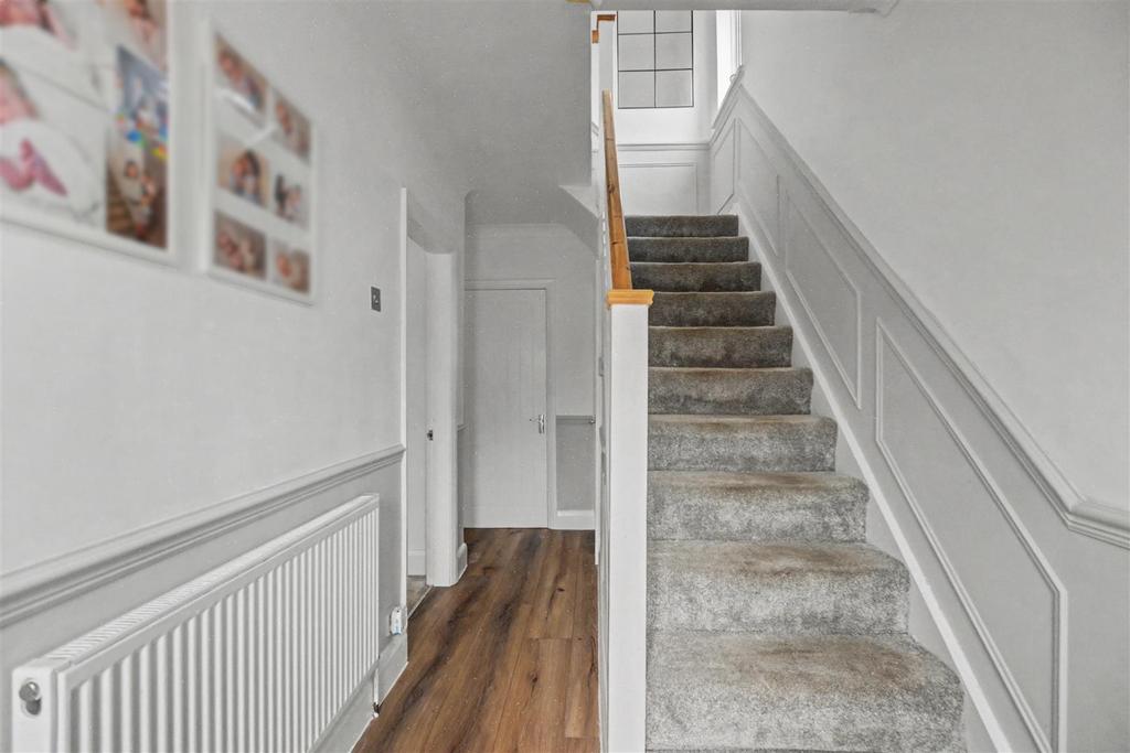Entrance Hall 1.jpeg