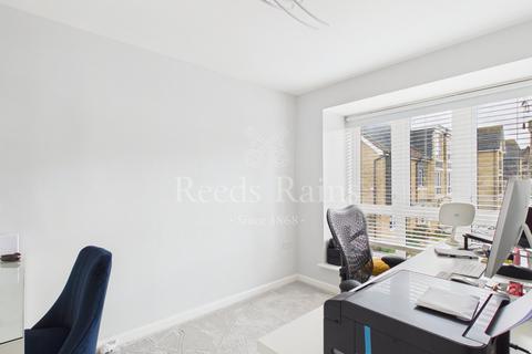 4 bedroom end of terrace house for sale, Stone House Lane, Kent DA2