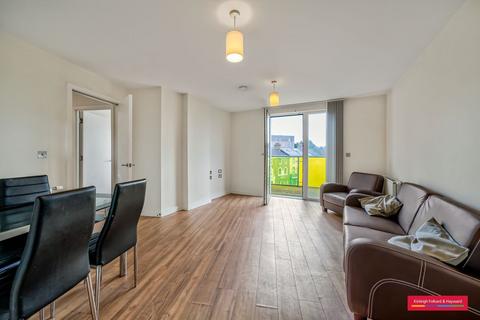 2 bedroom flat to rent, Finchley Road, London, NW11