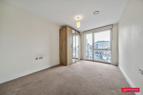 2 bedroom flat to rent, Finchley Road, London, NW11