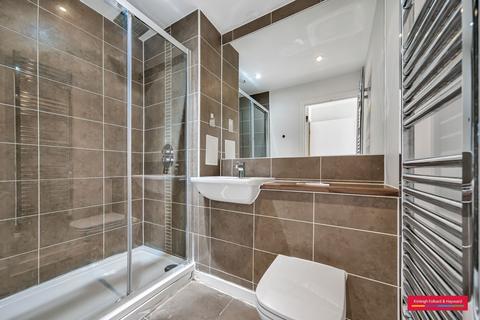 2 bedroom flat to rent, Finchley Road, London, NW11