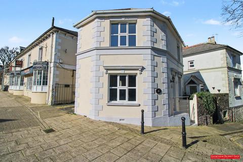 2 bedroom maisonette for sale, Church Street, Eastbourne BN21