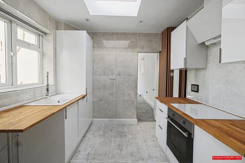 2 bedroom maisonette for sale, Church Street, Eastbourne BN21