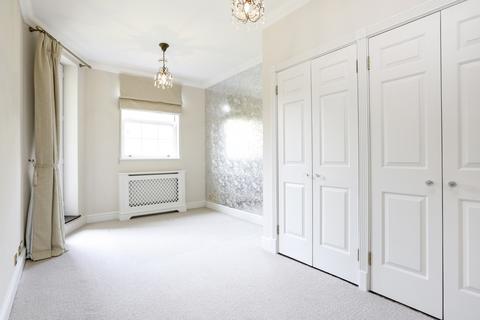2 bedroom apartment to rent, Chapman Square London SW19
