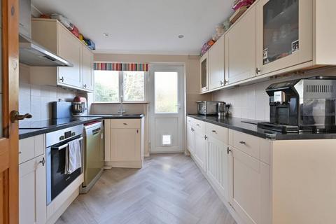 3 bedroom end of terrace house for sale, Whitwell Road, Watford, WD25