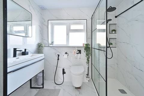 3 bedroom end of terrace house for sale, Whitwell Road, Watford, WD25