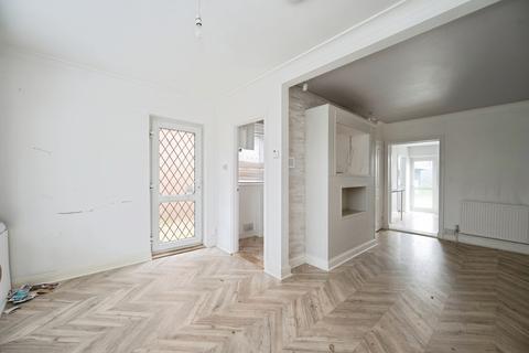 1 bedroom bungalow for sale, Sea Front Estate, Hayling Island, Hampshire, PO11