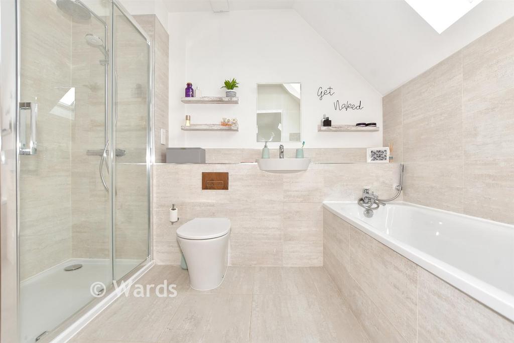 En-Suite Bathroom