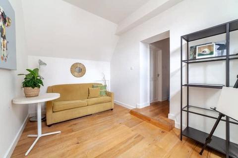 undefined, Little Titchfield Street, Fitzrovia, London, W1W