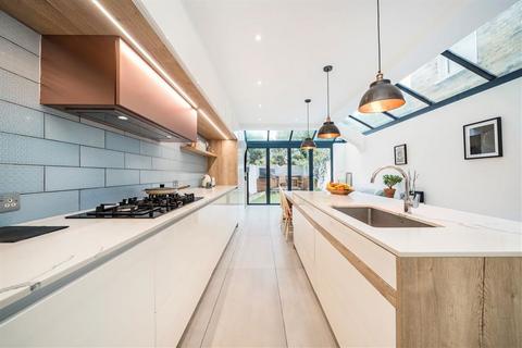 4 bedroom terraced house for sale, Crabtree Lane, London SW6