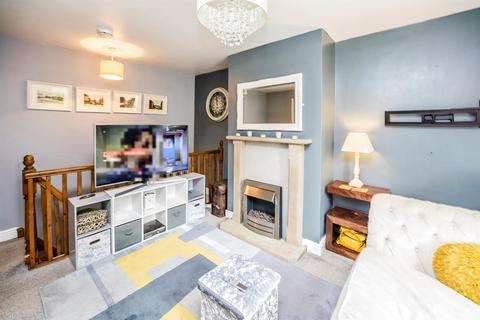 2 bedroom apartment to rent, Wakefield Road, SOWERBY BRIDGE