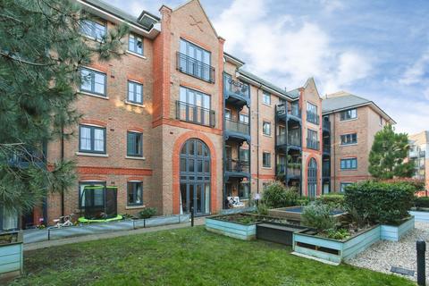 2 bedroom flat for sale, Cannons Wharf, Tonbridge, Kent, TN9