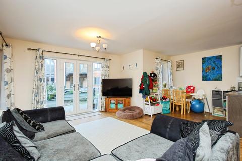 2 bedroom flat for sale, Cannons Wharf, Tonbridge, Kent, TN9