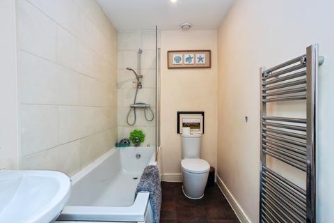 2 bedroom flat for sale, Cannons Wharf, Tonbridge, Kent, TN9