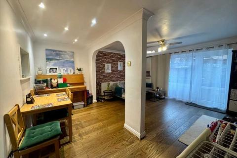 3 bedroom terraced house for sale, Hatchett Road, Bedfont
