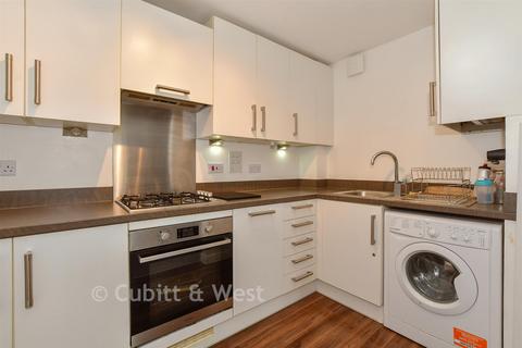 2 bedroom flat for sale, Chapman Way, Haywards Heath, West Sussex