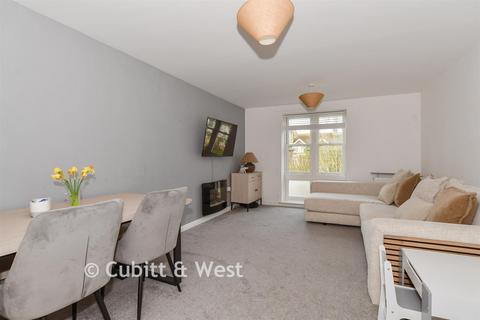 2 bedroom flat for sale, Chapman Way, Haywards Heath, West Sussex