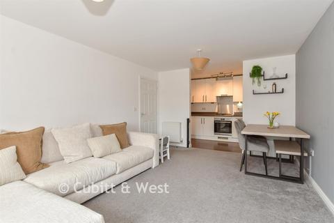 2 bedroom flat for sale, Chapman Way, Haywards Heath, West Sussex