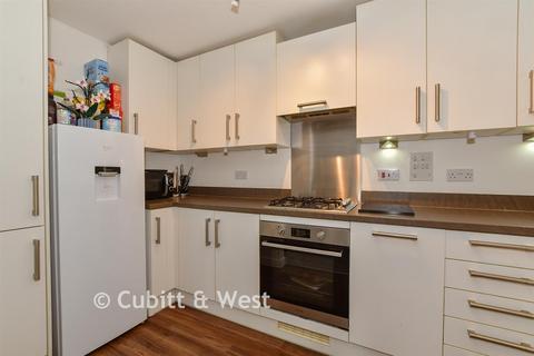 2 bedroom flat for sale, Chapman Way, Haywards Heath, West Sussex