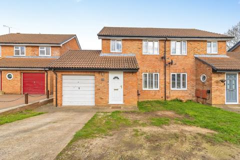 Burgess Gardens, Newport Pagnell, Buckinghamshire, MK16