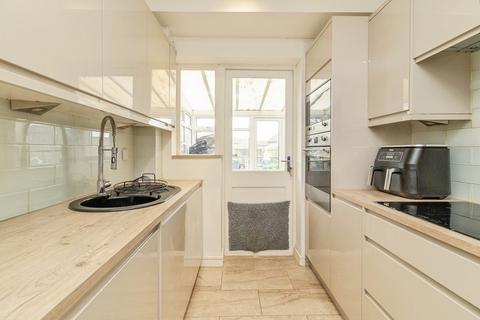 undefined, Burgess Gardens, Newport Pagnell, Buckinghamshire, MK16