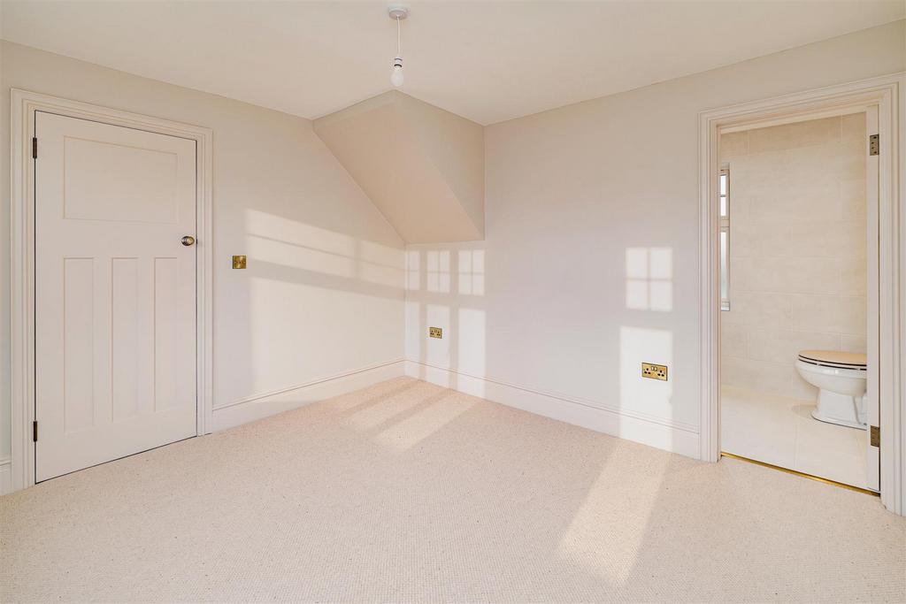 Interior32.jpg