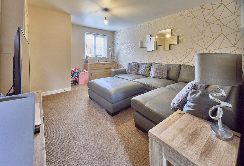 Lounge to front