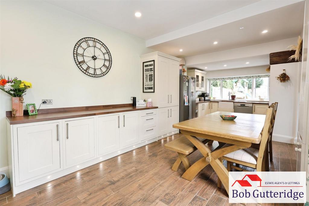Fitted kitchen / dining room