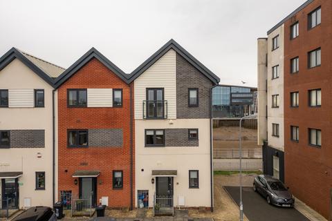 3 bedroom end of terrace house for sale, Rhosyn Close, Newport NP19