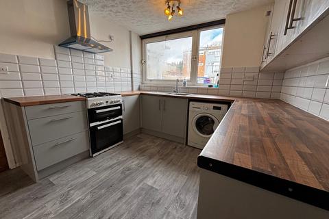 3 bedroom house to rent, Simmons Drive, Birmingham, B32