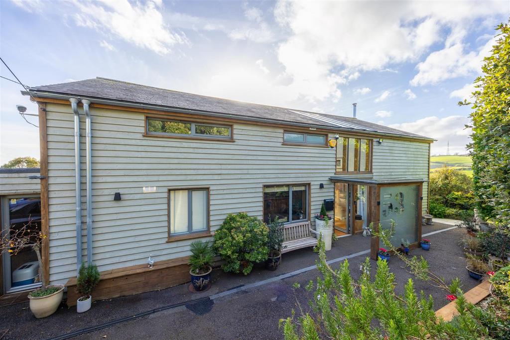 02 - 53 Dunstone Park Road Paignton.jpg