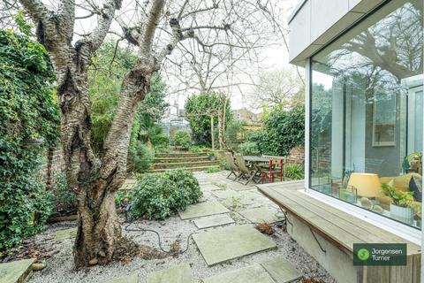2 bedroom flat for sale, Loftus Road, Shepherds Bush, W12