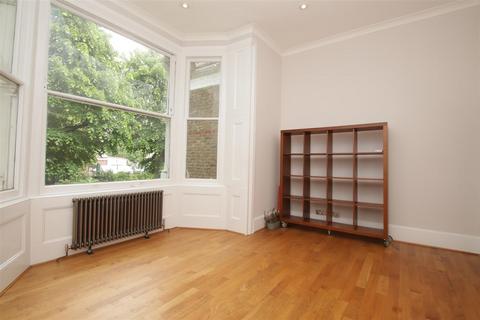 1 bedroom flat to rent, Queens Drive, London N4