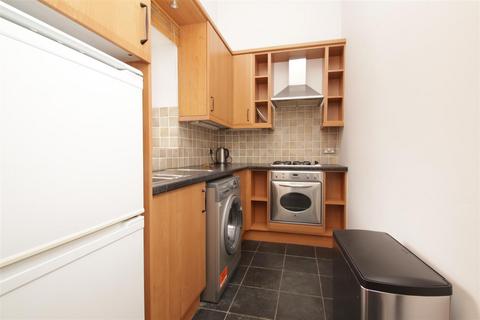 1 bedroom flat to rent, Queens Drive, London N4