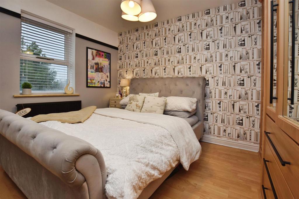 Bb278352-bed 201 20b.JPG
