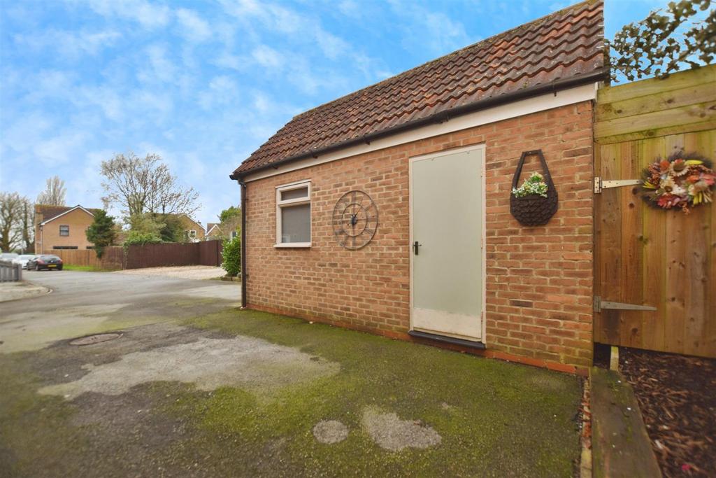 Garage &amp; Off Road Parking