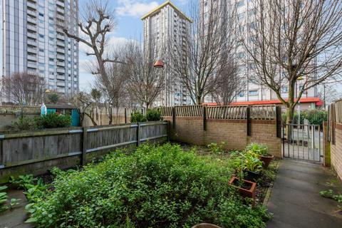 3 bedroom ground floor maisonette for sale, Ampthill Square, London NW1