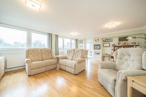 3 bedroom maisonette for sale, Justin Close, Brentford TW8