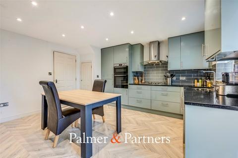 4 bedroom house for sale, Rookes Crescent, Essex CM1