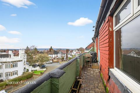 1 bedroom flat for sale, Wakemans Hill Avenue, London