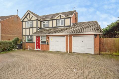 4 bedroom detached house for sale, Turner Road, Colchester