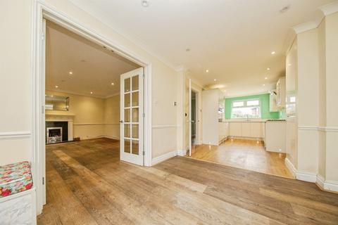 4 bedroom detached house for sale, Turner Road, Colchester