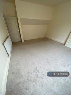 4 bedroom end of terrace house to rent, Manor Drive, Halifax, HX3