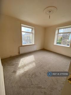 4 bedroom end of terrace house to rent, Manor Drive, Halifax, HX3