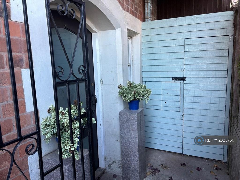Private Entrance